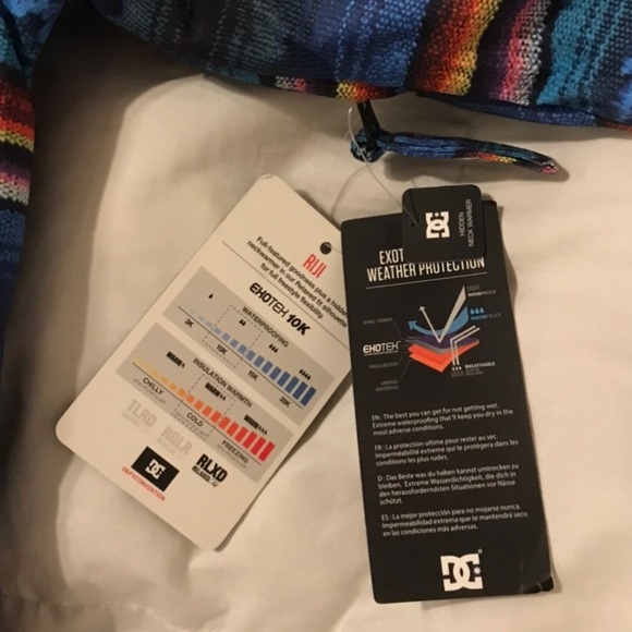 DC Baja pattern 10k snowboard jacket - Picture 7 of 10